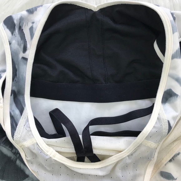 Lululemon Floral Mesh Fabric Tank Top - Picture 6 of 7